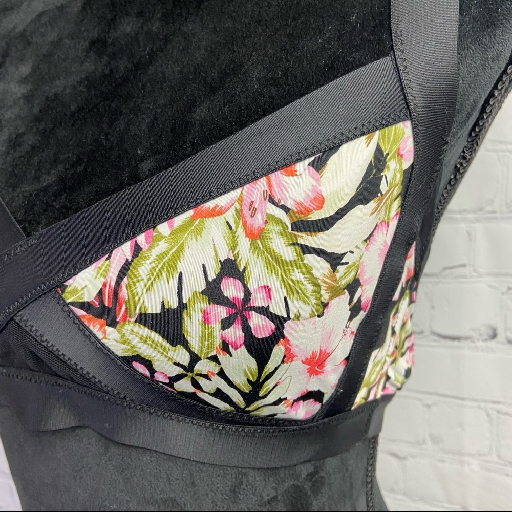 H&M Color Block Tropical Pattern Bikini Top - Picture 3 of 6